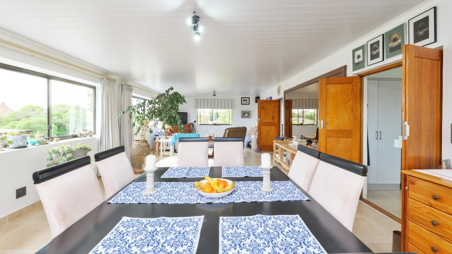 5 Bedroom Property for Sale in Struisbaai Western Cape